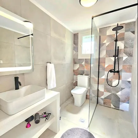 Olive House Dom wakacyjny *